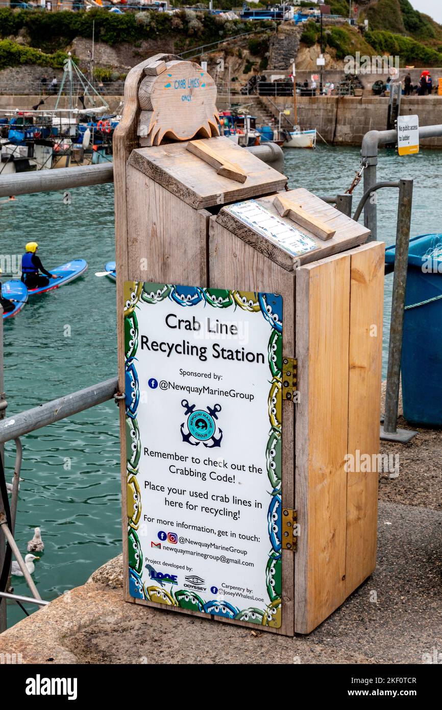 Le Newquay Marine Group a fourni une poubelle en bois pour le recyclage de  la ligne de pêche du crabe usagée Photo Stock - Alamy