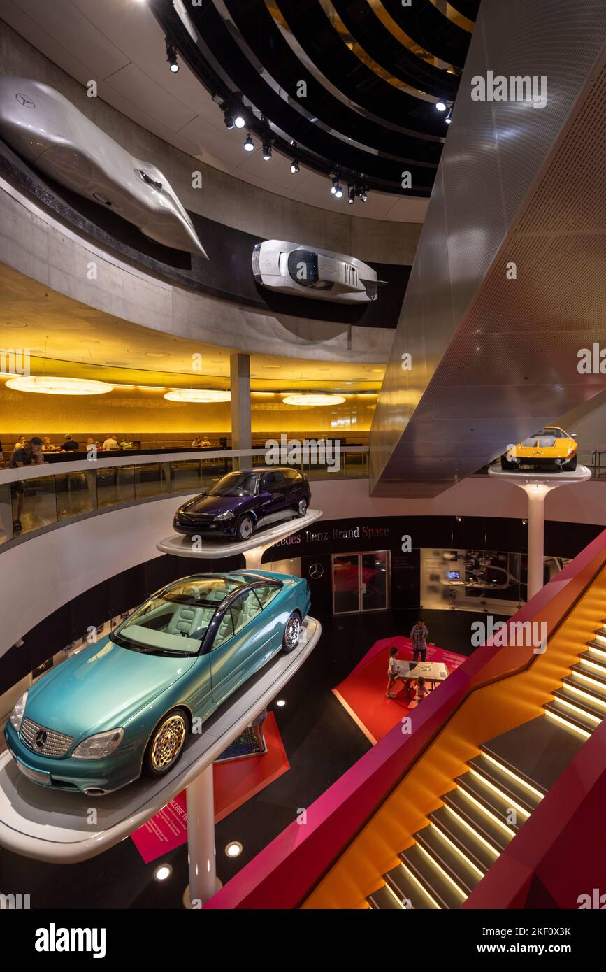 galerie d'entrée, Musée Mercedes Benz, Stuttgart, Allemagne Banque D'Images