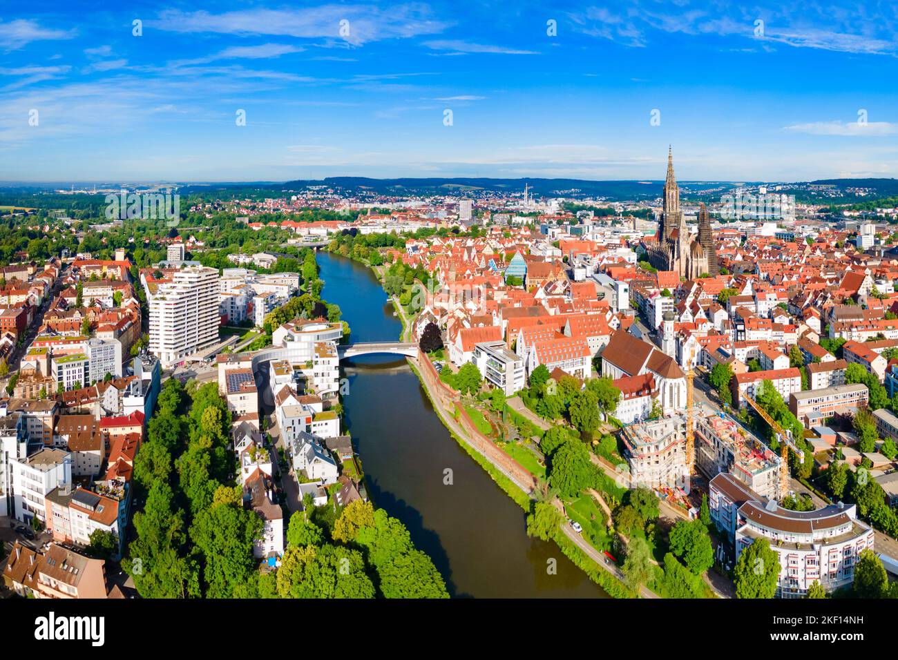 Ulm Minster ou Ulmer Munster vue panoramique aérienne, une église luthérienne située à Ulm, en Allemagne. C'est actuellement la plus grande église du monde. Banque D'Images