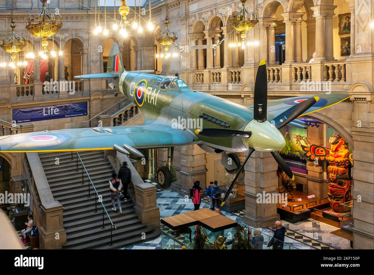 Supermarine Spitfire mk 21, LA198, en exposition au Kelvingrove Museum and Art Gallery Glasgow, Écosse, Royaume-Uni. Le Spitfire a volé avec humour Banque D'Images
