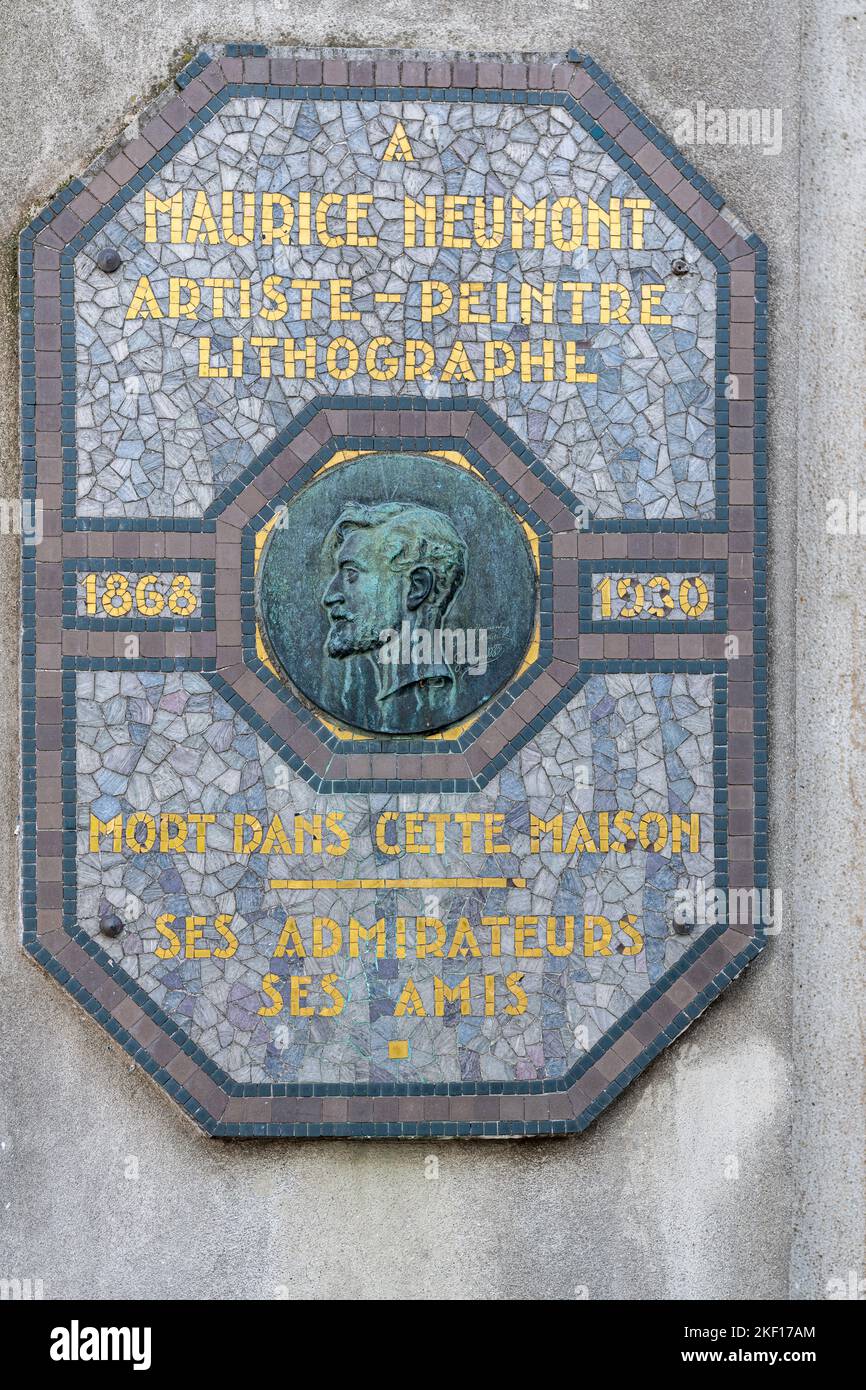Pierre commémorative pour l'artiste français d'affiches de la première Guerre mondiale Maurice Neumont, Paris, France Banque D'Images