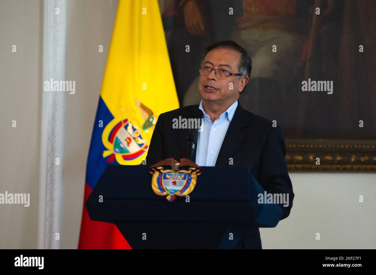 Bogota, Colombie. 15th novembre 2022. Le président colombien Gustavo Petro parle lors d'une conférence de presse des 100 premiers jours de son gouvernement en fonction, à Bogota, en Colombie, sur 15 novembre 2022. Photo de: CHEPA Beltran/long Visual Press crédit: Long Visual Press/Alay Live News Banque D'Images