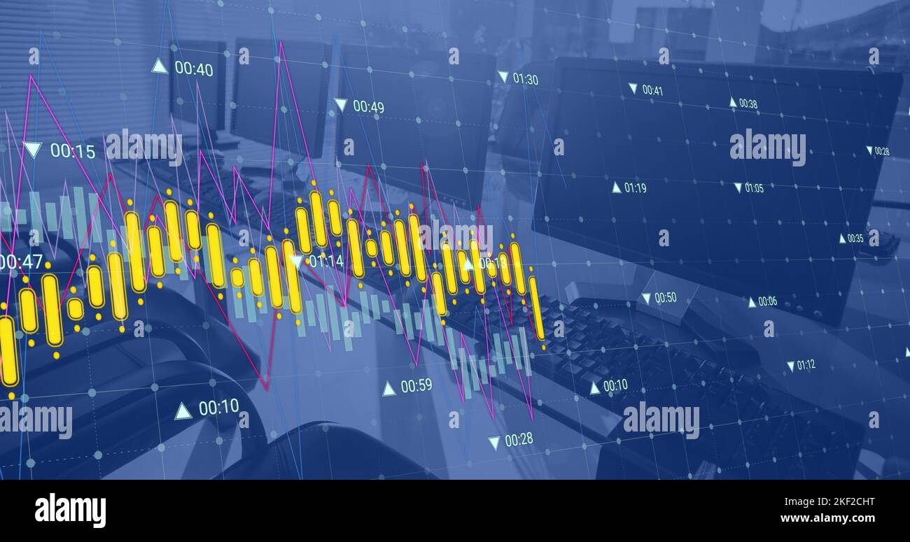 Image du traitement des données financières par rapport aux bureaux en gros plan Banque D'Images