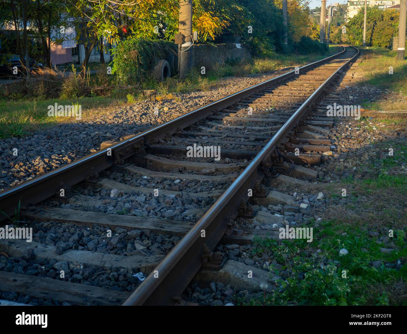 Voies ferrées. Rails au coin de la rue. Transport. Route concept Banque D'Images