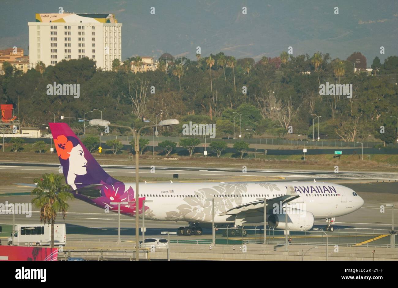 Long Angeles, Californie, États-Unis - 5 novembre 2022 - Un avion de la compagnie aérienne hawaïenne sur le tarmac Banque D'Images