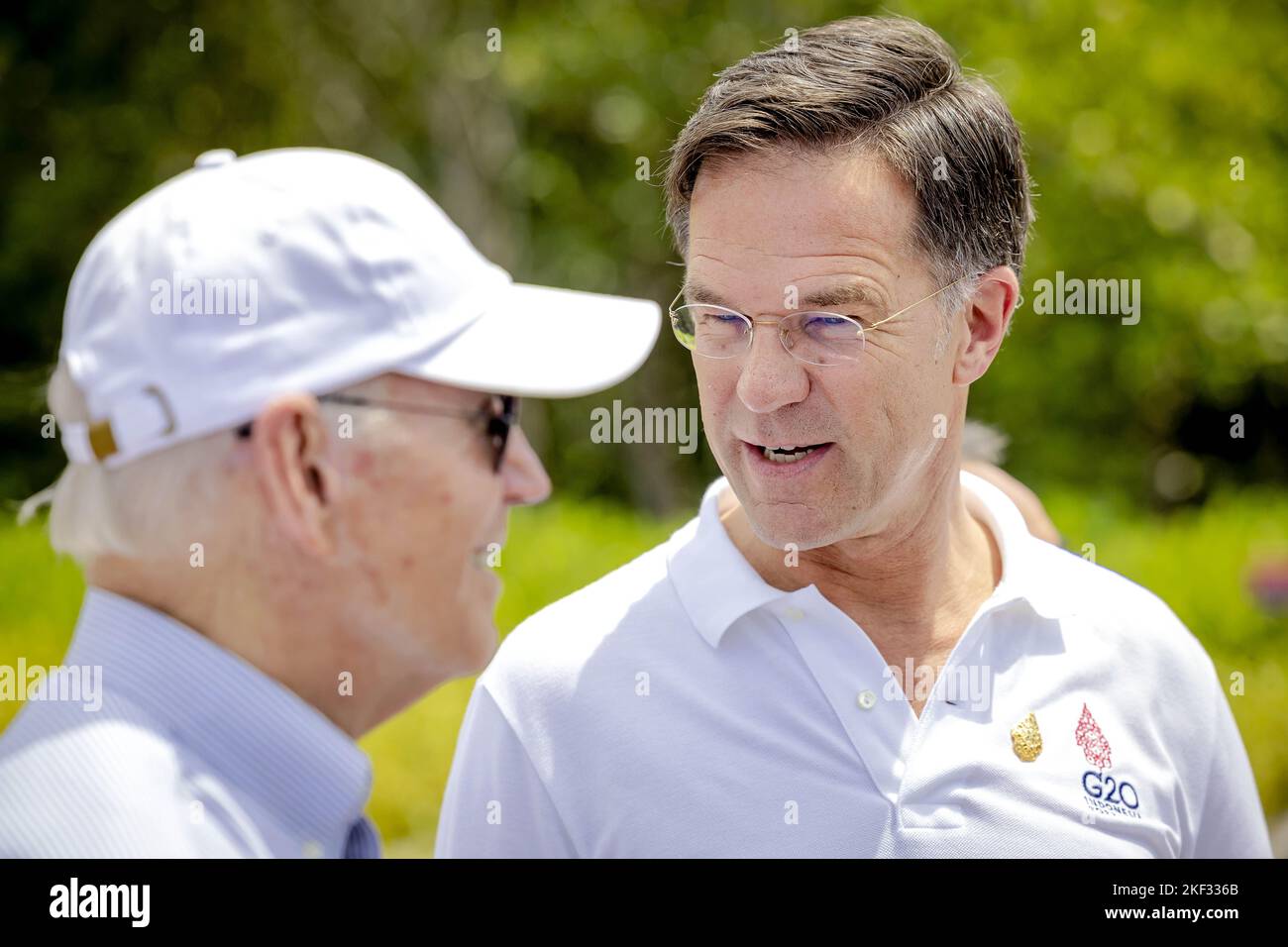 Bali, Indonésie. 16th novembre 2022. 2022-11-16 04:10:25 DENPASAR - Joe Biden Président des États-Unis et Premier ministre Mark Rutte visite d'une ferme de mangrove pendant le deuxième jour du sommet de G20. Au cours du sommet, les plus grandes économies discuteront de questions telles que la stabilité financière, la croissance économique et la sécurité alimentaire. Le Premier ministre et le ministre Sigrid Kaag (Finances) sont présents au nom du gouvernement néerlandais. ANP ROBIN VAN LONKHUIJSEN pays-bas Out - belgique Out Credit: ANP/Alay Live News Banque D'Images