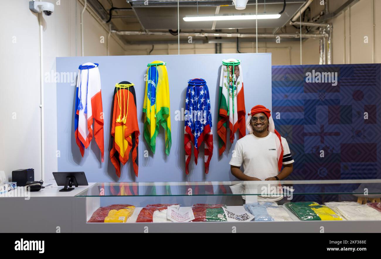 15.11.2022, Doha Katar Qatar Fanshop avec Thwab de différents pays Doha 4 jours avant que la ville accueille la coupe du monde de la Fifa 2022 Foto: Moritz Müll Banque D'Images