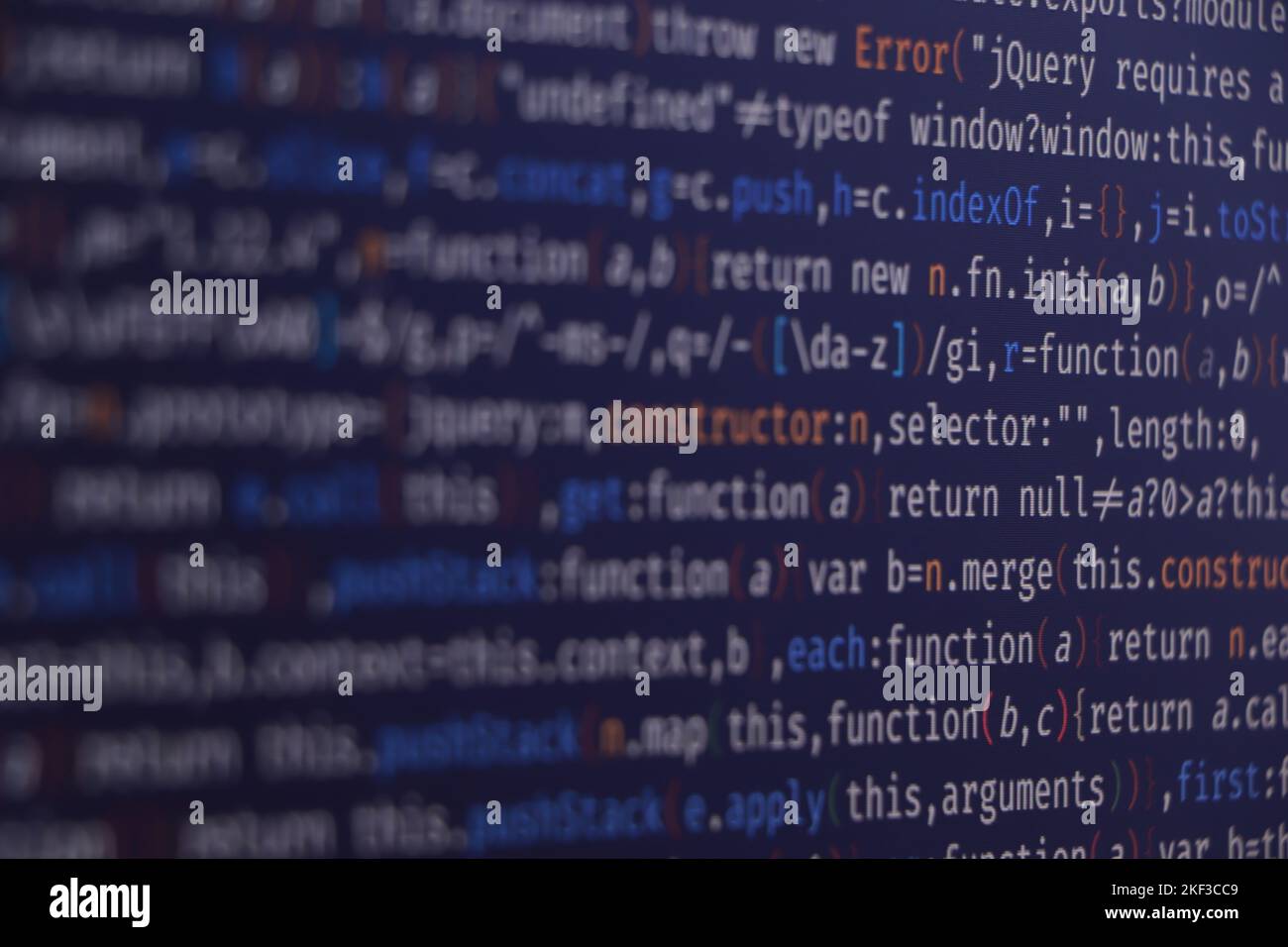 Code source du logiciel. Code de programmation. Code de programmation sur l'écran du calculateur. Développeur travaillant sur les codes de programme au bureau. Photo du code source. Technolo Banque D'Images