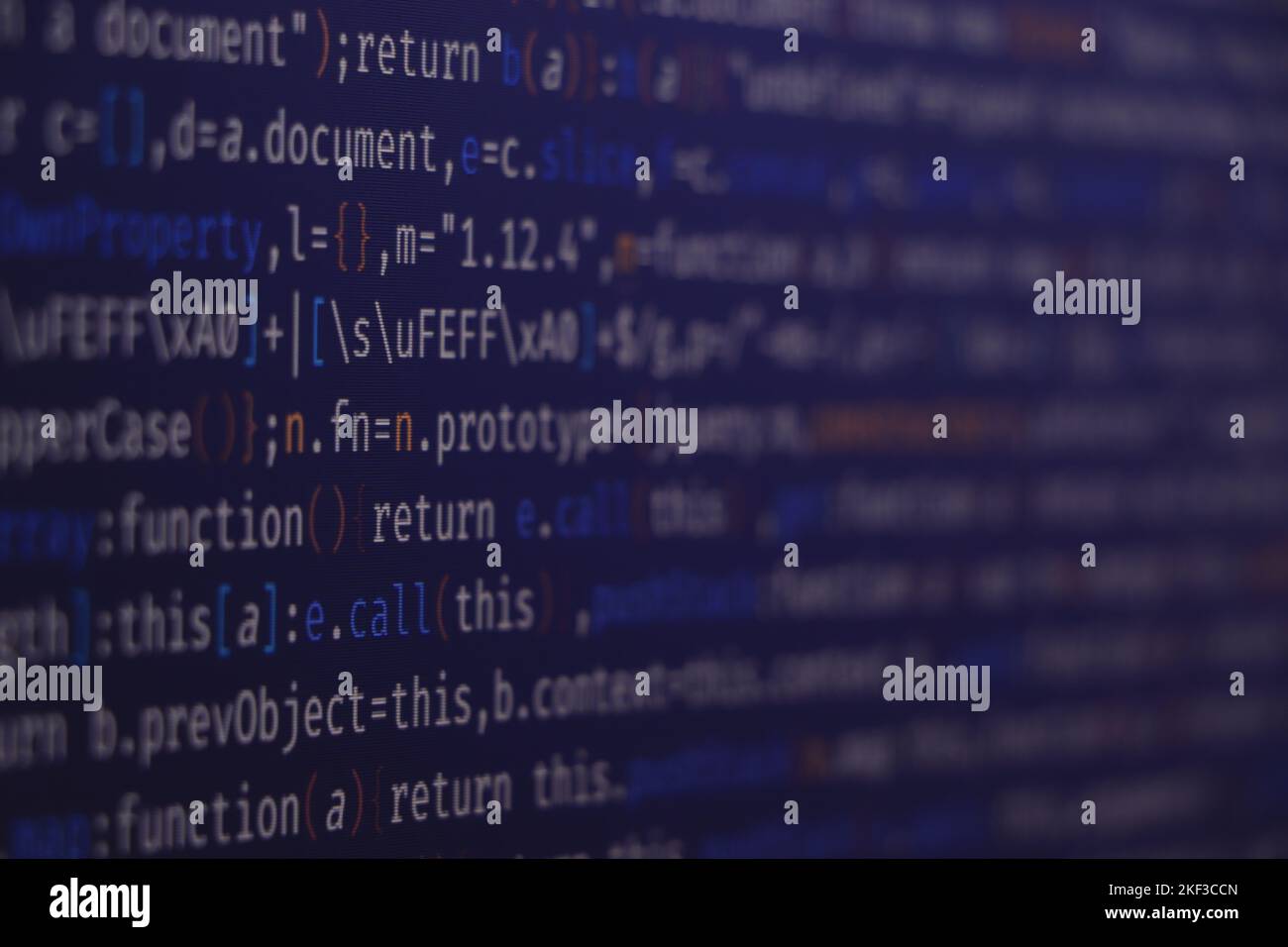 AngularJS dans l'éditeur pour le développement de site Web. Encodage du texte du script à l'écran. Leçon d'informatique. Écran de résumé du code de programmation du devel logiciel Banque D'Images
