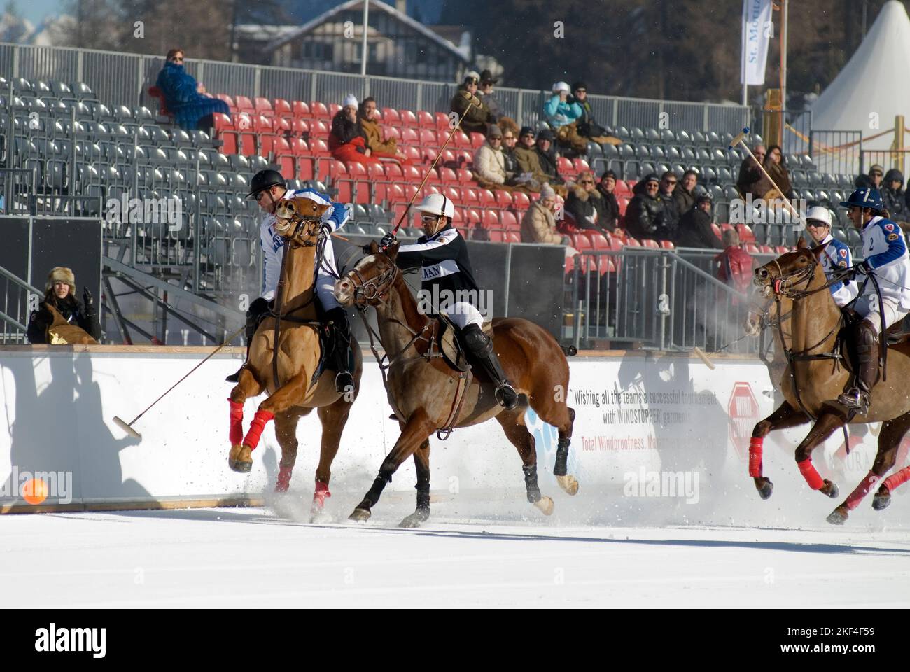 Polo Spieler während des Snow Polo World Cup Deutschland gegen Schweiz à St.Moritz, Suisse. Banque D'Images