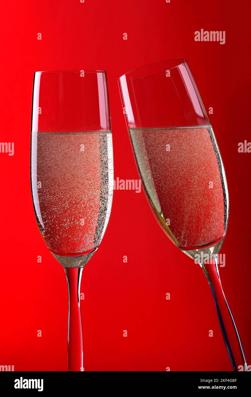 Zwei Sektgläser gefüllt mit Champagner, perlt, perprêteur, Sekt, Banque D'Images