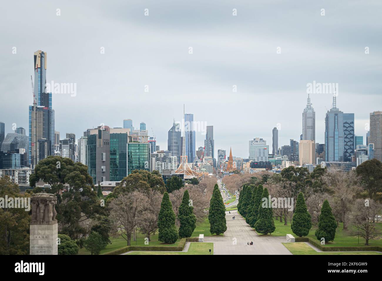 Melbourne, Victoria, Australie - VEW depuis Shrine of Remembrance le long de St Kilda Road et Swanston Street Banque D'Images