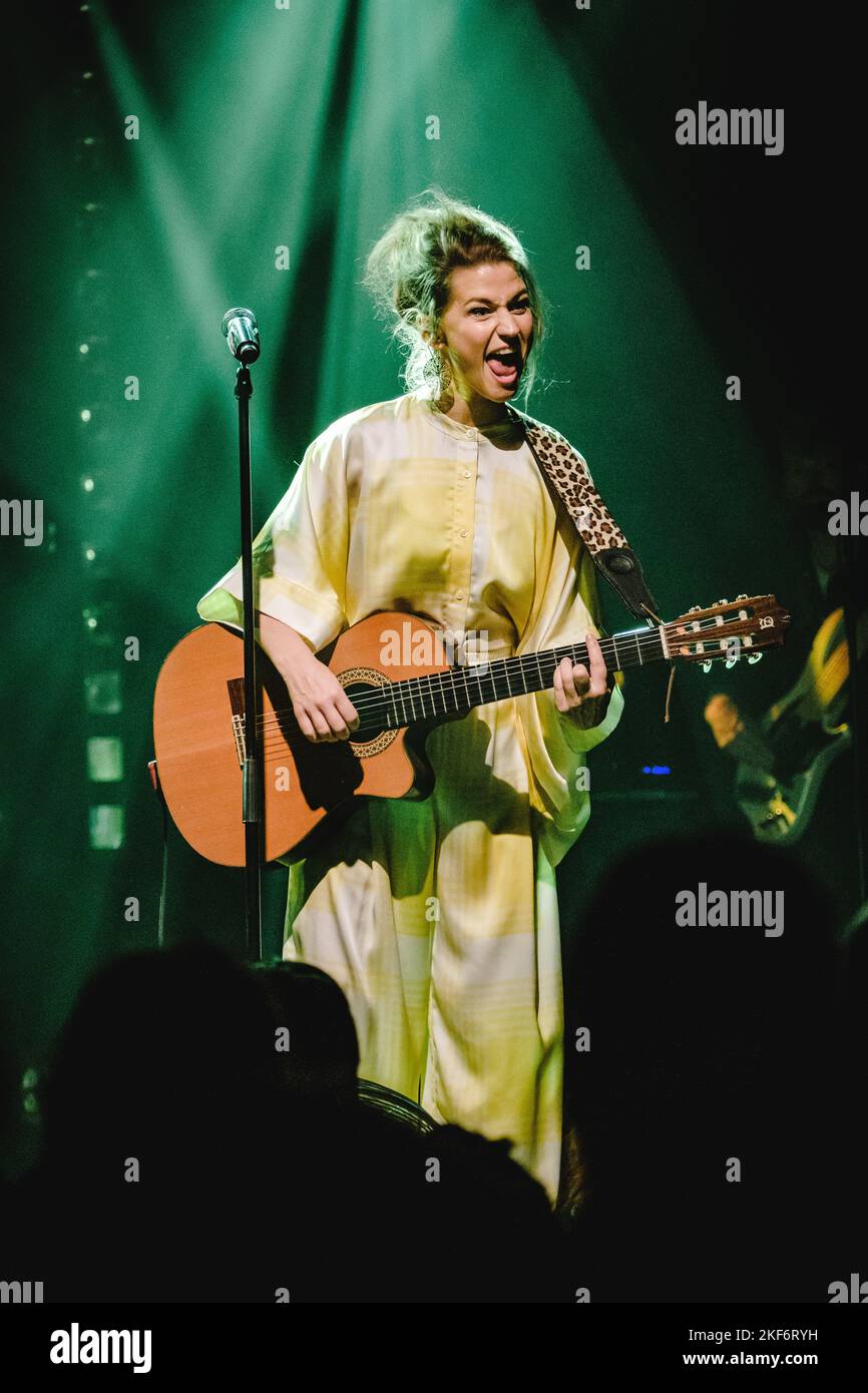 Berne, Suisse. 15th novembre 2022. Le chanteur, compositeur et musicien belge Selah Sue interprète un concert à Bierhübeli à Berne. (Crédit photo : Gonzales photo/Alamy Live News Banque D'Images