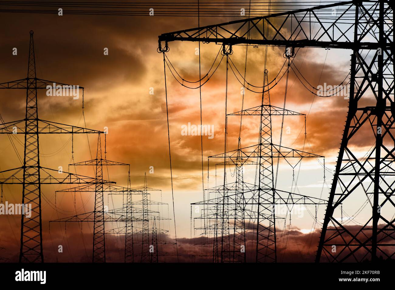 pylônes et câble haute tension pour l'électricité et l'énergie Banque D'Images