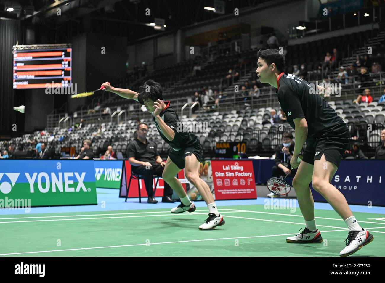 Sydney, Australie. 16th novembre 2022. Kang min Hyuk (L) et Seo Seung Jae (R) de Corée sont vus en action pendant le groupe SATHIO 2022 le double match masculin de Badminton Open australien contre lu Ching Yao et Yang po Han du Taipei chinois. Kang et Seo ont remporté le match, 21-16, 21-12. Crédit : SOPA Images Limited/Alamy Live News Banque D'Images