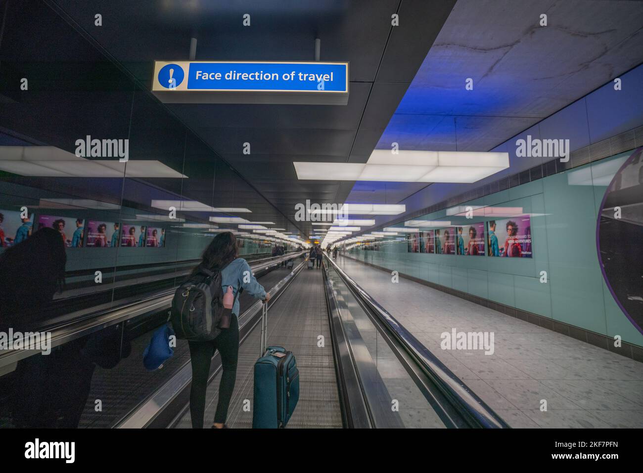 Londres, Royaume-Uni. 16 novembre 2022. Un terminal 2 calme de Heathrow. Des centaines d'employés de Dnata et Menzies, Ceux qui travaillent dans les secteurs de la manutention au sol, du transport aérien et du fret à l'aéroport d'Heathrow ont menacé de frapper à l'approche de la coupe du monde au Qatar en appelant à des salaires plus élevés et vont faire grève pendant trois jours à partir du 18 novembre. Credit: amer ghazzal / Alamy Live News Banque D'Images