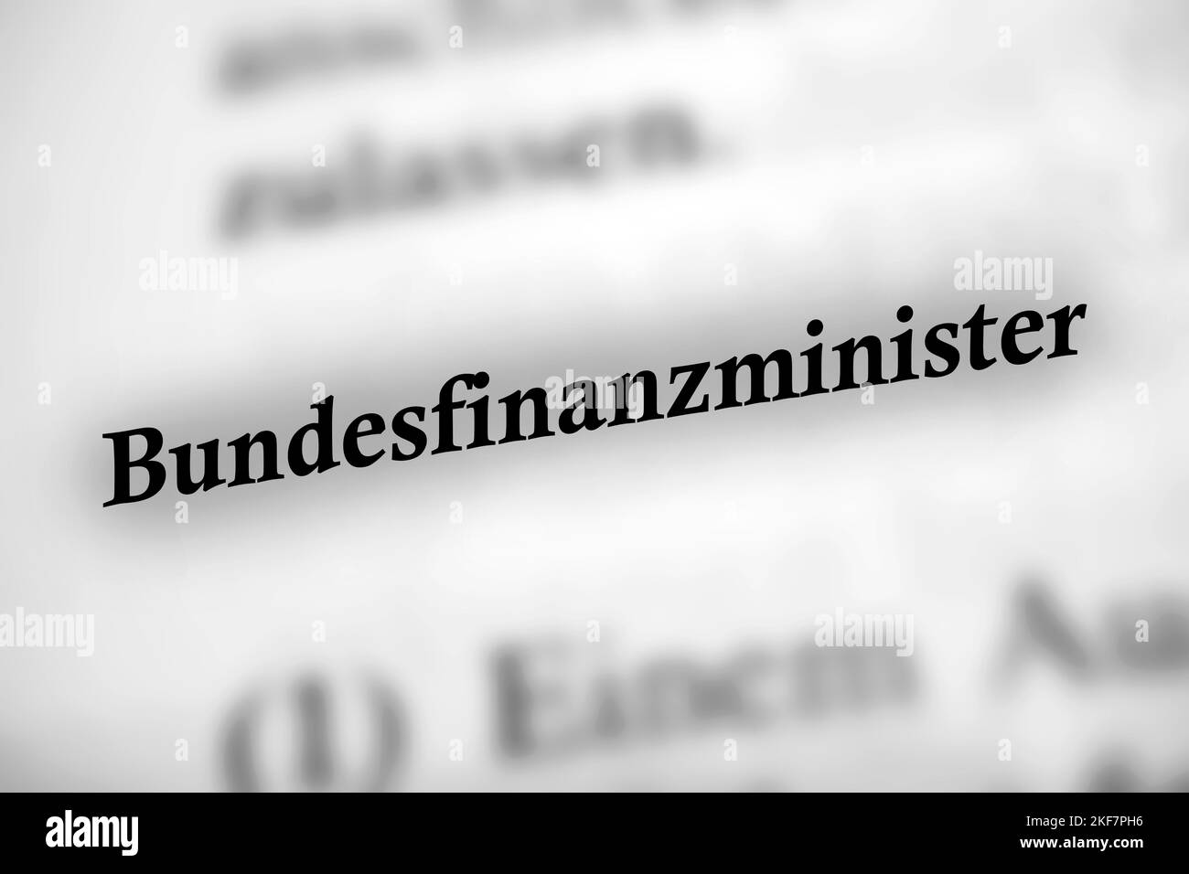 Un accent sélectif de la page de livre du mot 'Bunsesfinanzminister' traduit en tant que ministre fédéral des Finances Banque D'Images