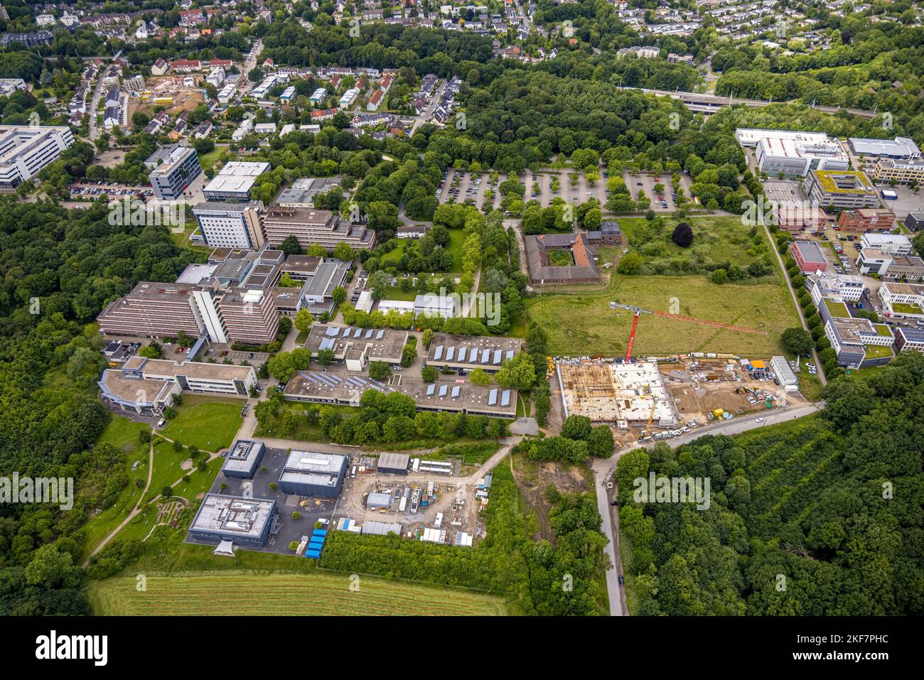 Vue aérienne, Université Bochum des sciences appliquées avec jardin de cour, chantier de construction à Konrad-Zuse-Straße, Querenburg, Bochum, Ruhr, Nort Banque D'Images