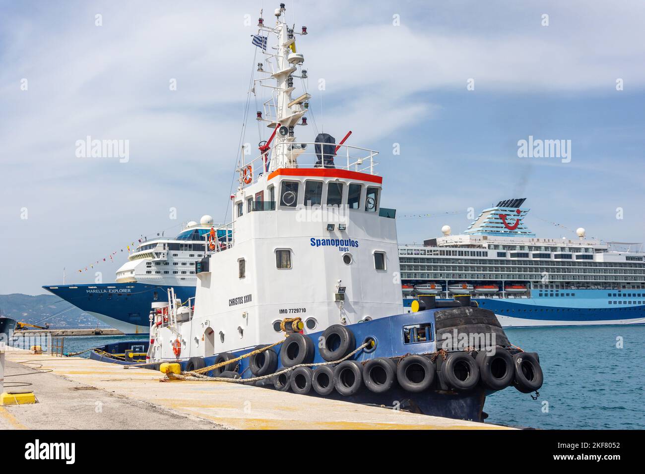 Spanopoulos remorqueur amarré au port, ville de Corfou, Corfou (Kerkyra), Iles Ioniennes, Grèce Banque D'Images