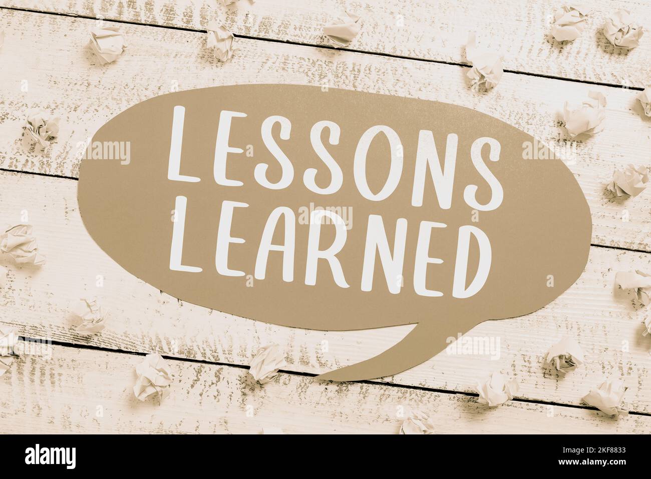 Légende conceptuelle leçons apprises. Les expériences de présentation d'entreprise ont été acquises grâce à la compréhension de l'activité Banque D'Images