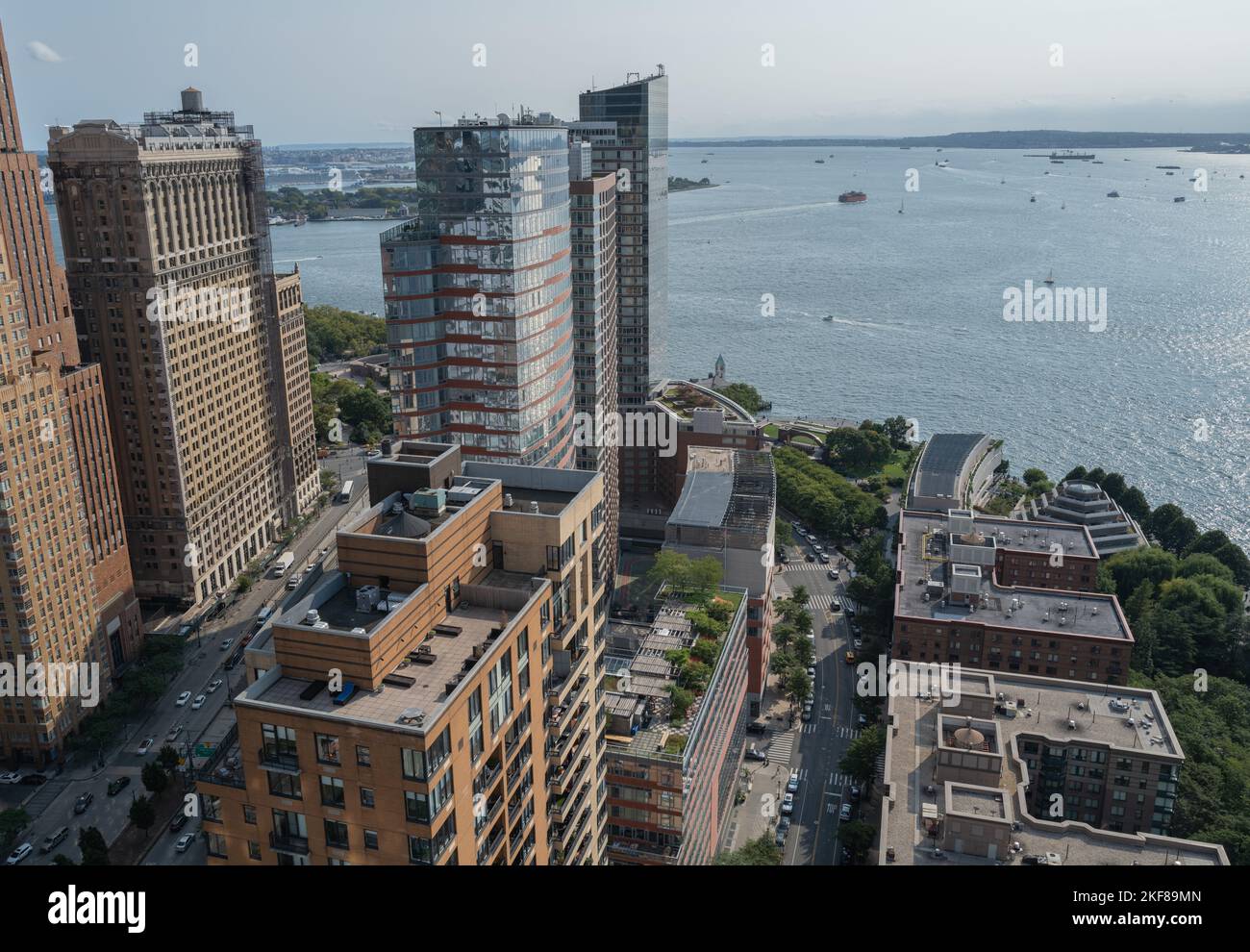 NEW YORK, New York — 17 septembre 2022 : le port de New York est vu de Lower Manhattan. Banque D'Images