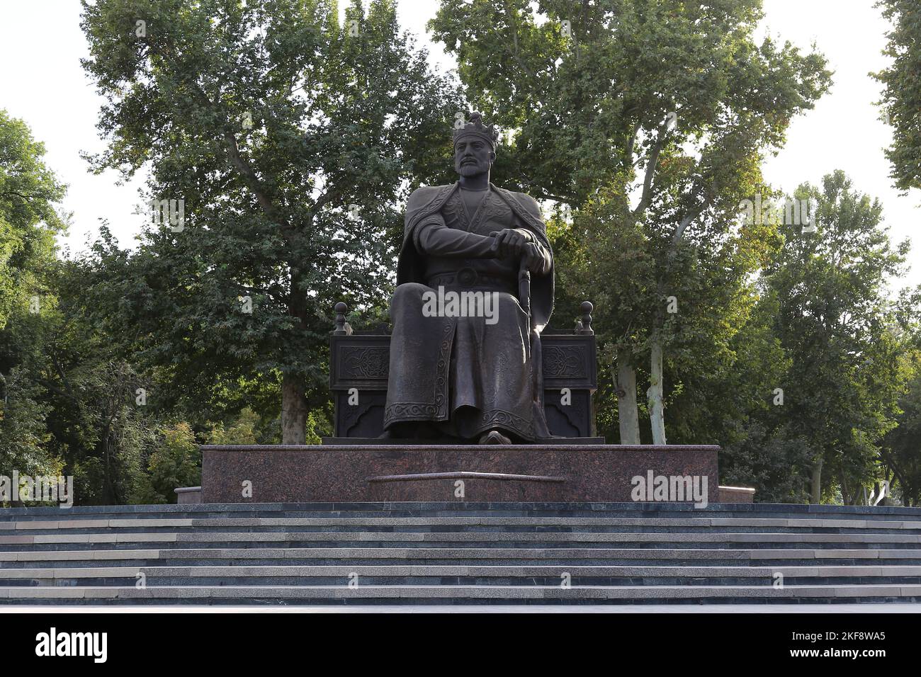 Statue d'Amir Temur (1336-1405) alias Tamerlane, boulevard de l'Université, ville européenne, Samarkand, province de Samarkand, Ouzbékistan, Asie centrale Banque D'Images