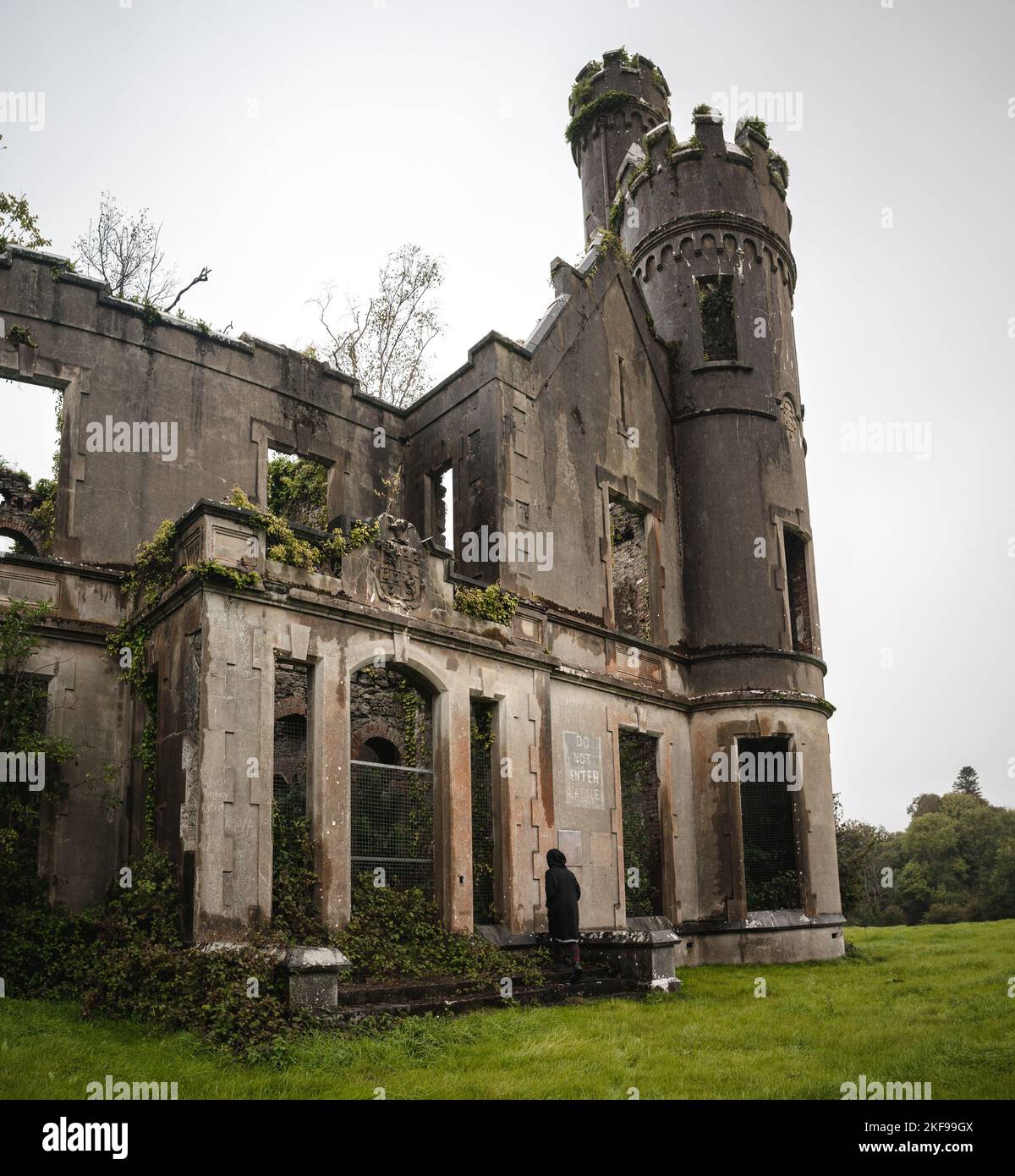 Ardtully House, Kenmare, Comté Kerry Irlande il a été brûlé en 1921 pendant "les ennuis" et est resté une ruine depuis. Banque D'Images
