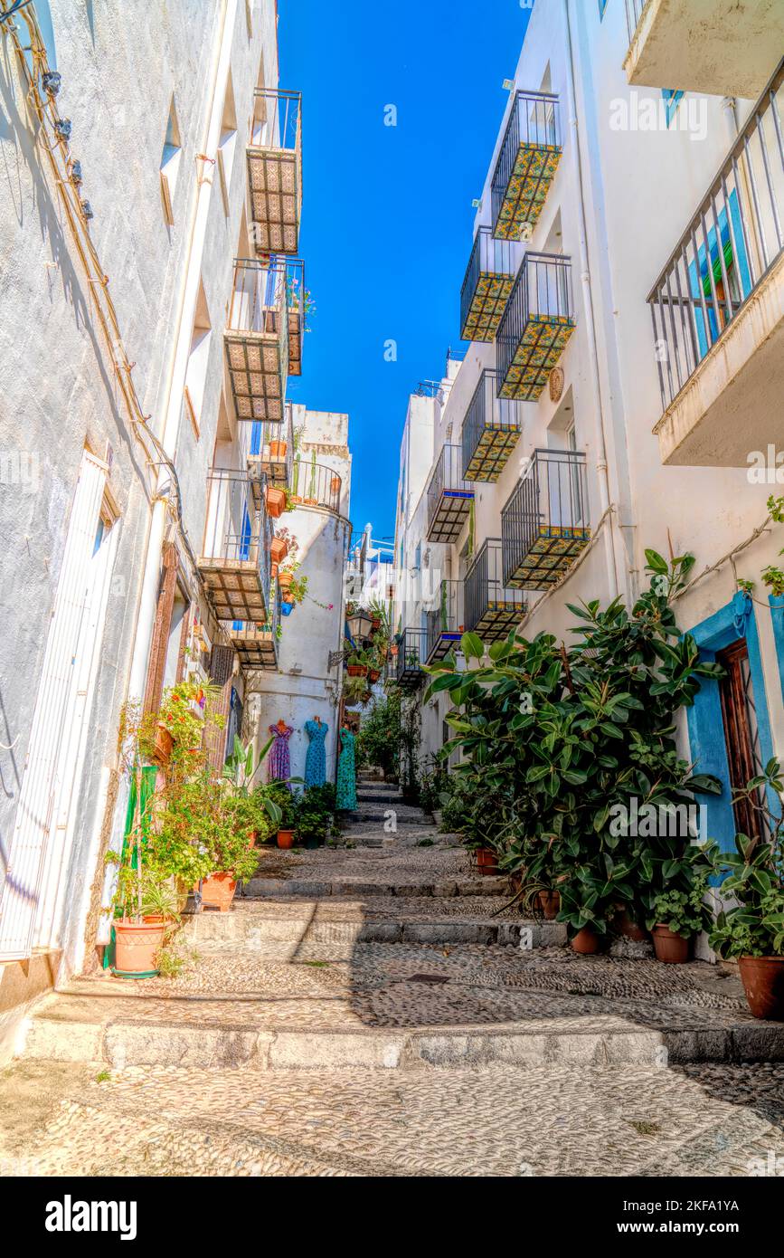 Vieille ville de Peniscola dans les murs du château rues étroites et bâtiments province de Castellon Costa del Azahar Espagne Banque D'Images