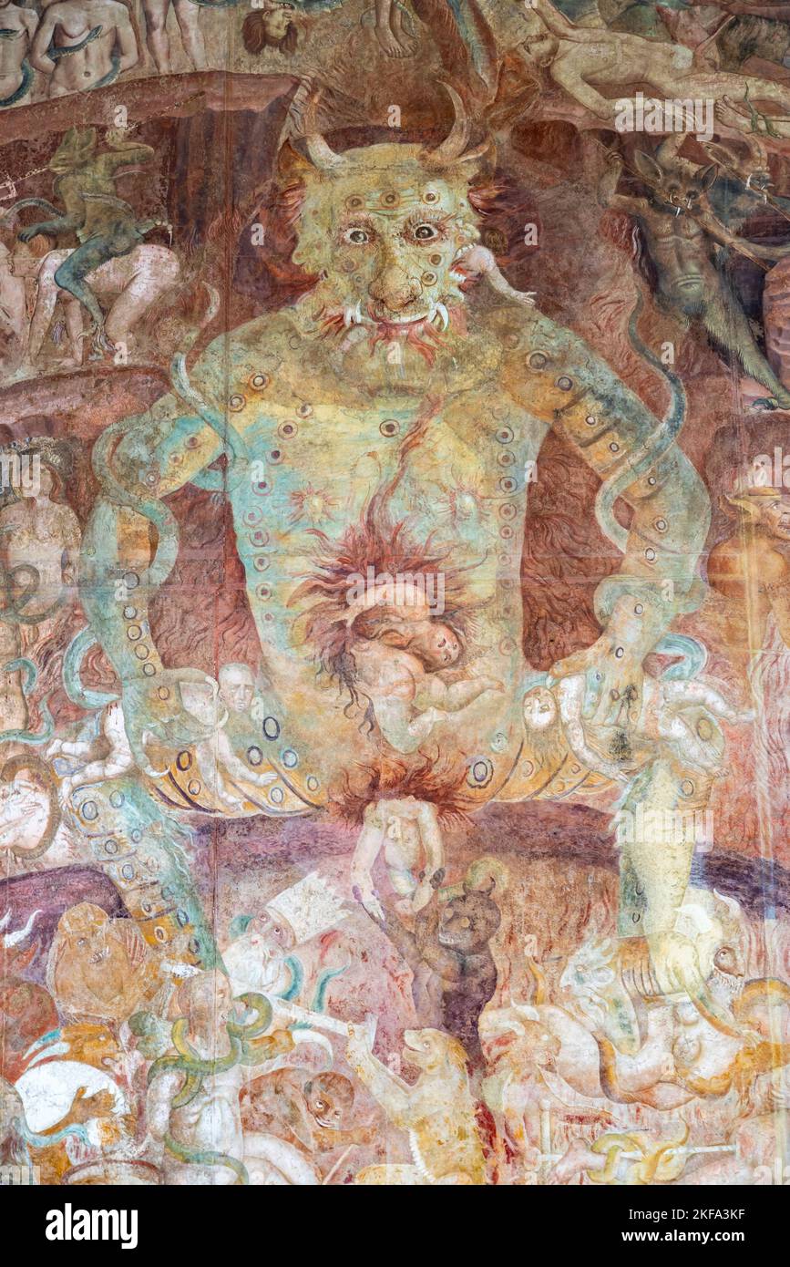 Gros plan sur une fresque médiévale représentant un démon en enfer Banque D'Images