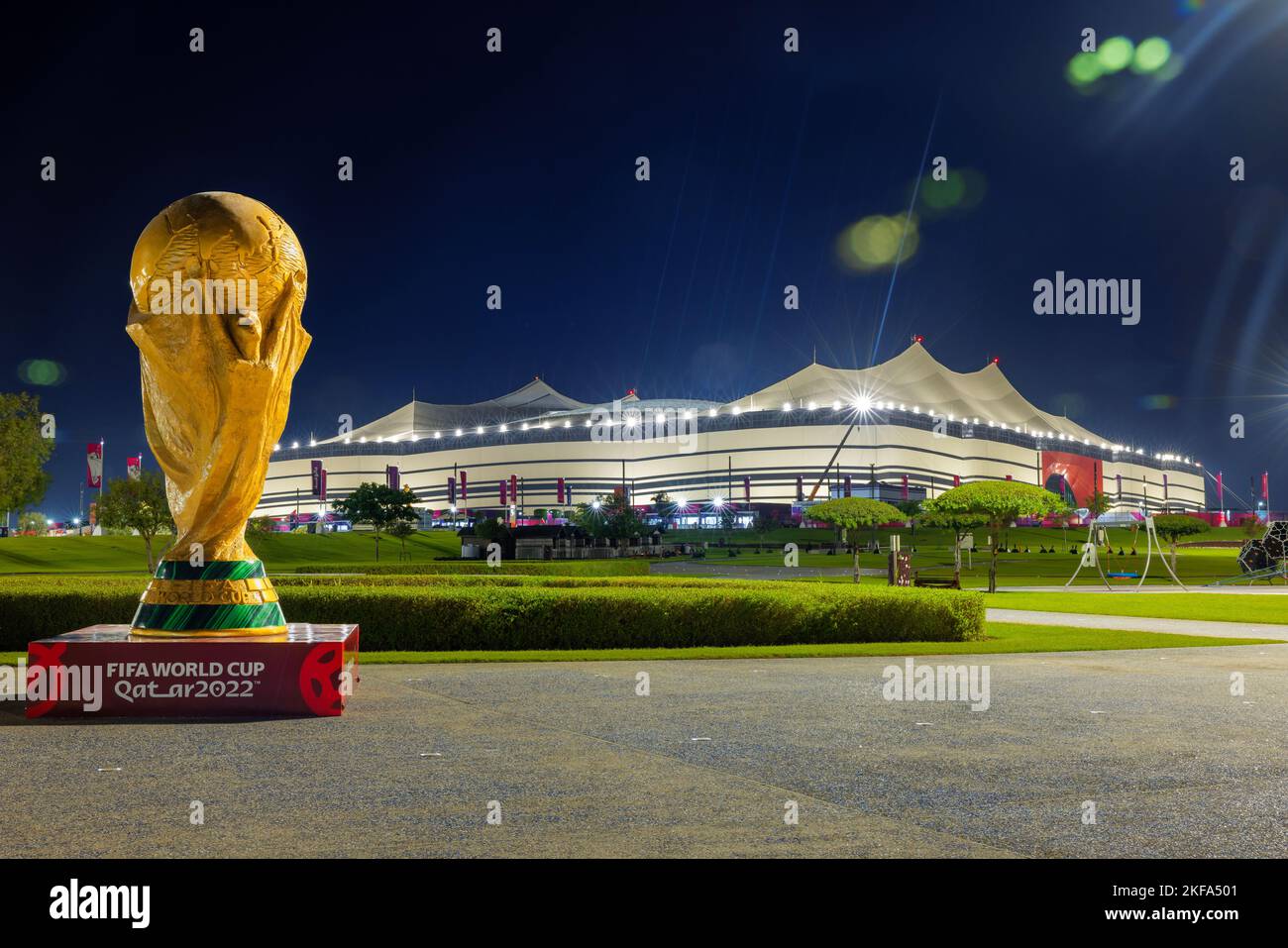 Stade Al Bayt une structure de tente géante couvre l'ensemble du stade le stade accueillera le match d'ouverture de la coupe du monde de la FIFA 2022 et sera bien accueilli Banque D'Images