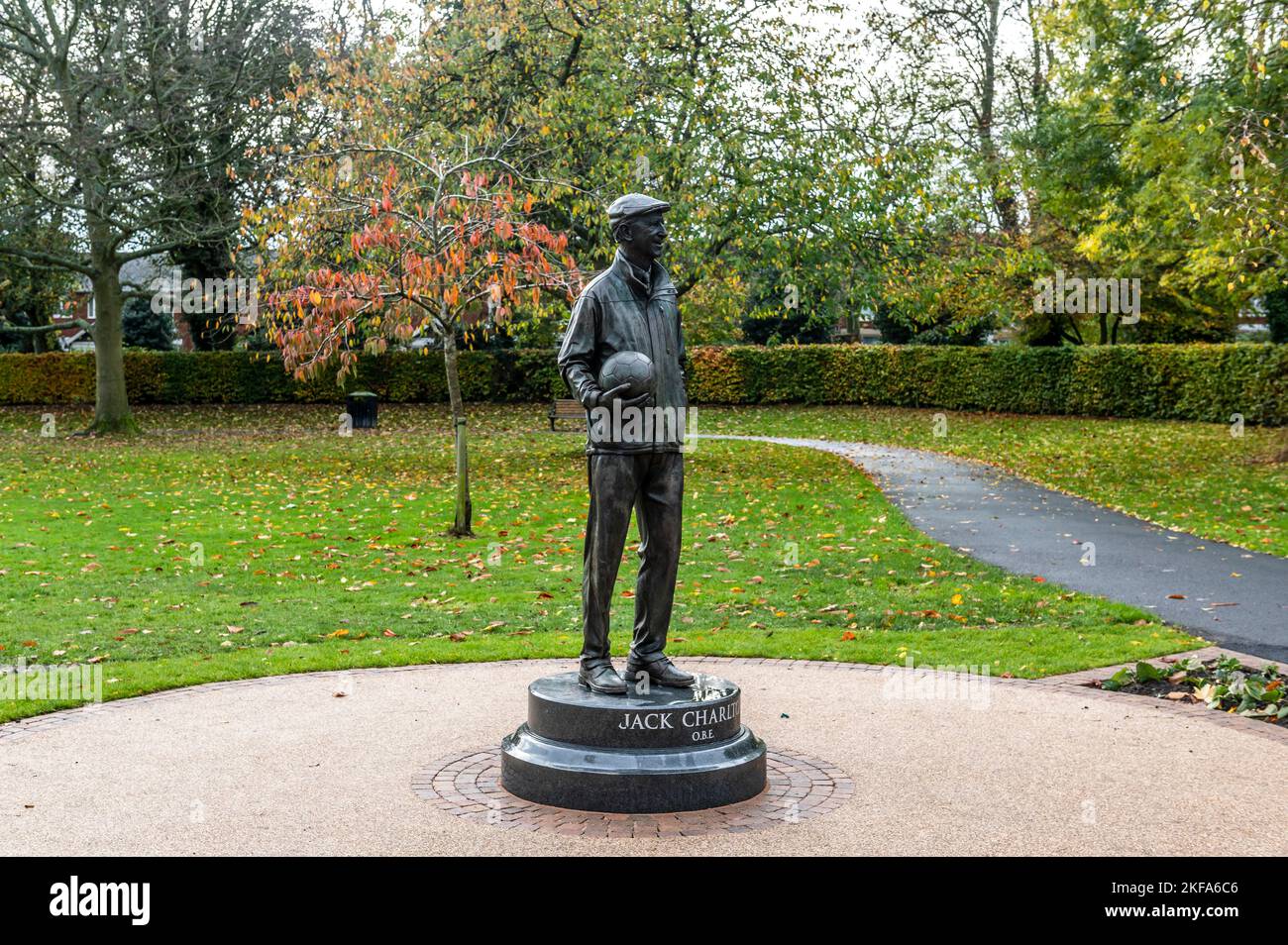 Jackie Charltons Statue à Hirst Park Ashington, Northumberland où il a grandi Banque D'Images