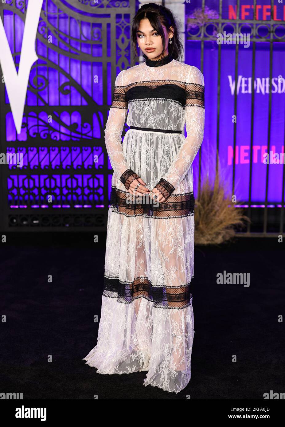 HOLLYWOOD, LOS ANGELES, CALIFORNIE, États-Unis - NOVEMBRE 16 : Ariana Greenblatt arrive à la première mondiale de la saison 1 du mercredi de Netflix qui s'est tenue au Hollywood American Legion Post 43 au Hollywood Legion Theatre on 16 novembre 2022 à Hollywood, Los Angeles, Californie, États-Unis. (Photo de Xavier Collin/image Press Agency) Banque D'Images