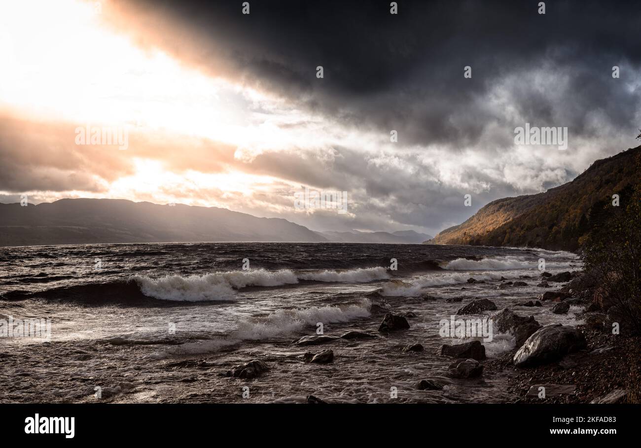 Loch Ness un jour de tempête Banque D'Images