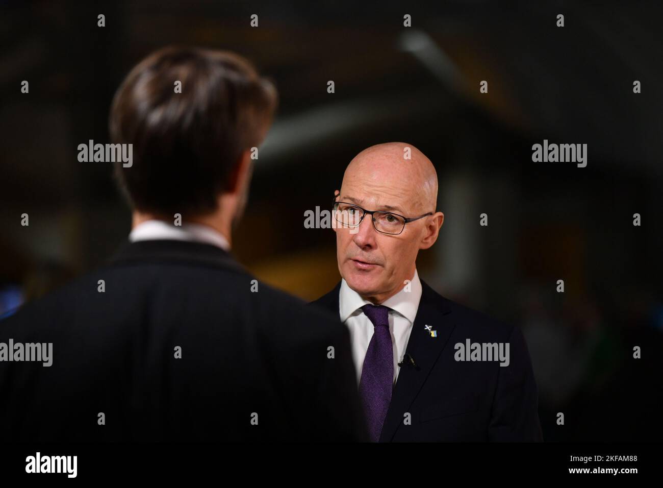 Édimbourg, Écosse, Royaume-Uni. 17th novembre 2022. PHOTO : John Swinney MSP, ministre écossais de Covid Recovery, a vu donner une interview dans le lobby du jardin du Parlement écossais en réponse à la déclaration d'automne du chancelier - Rishi Sunak. Crédit: Colin D Fisher crédit: Colin Fisher/Alay Live News Banque D'Images