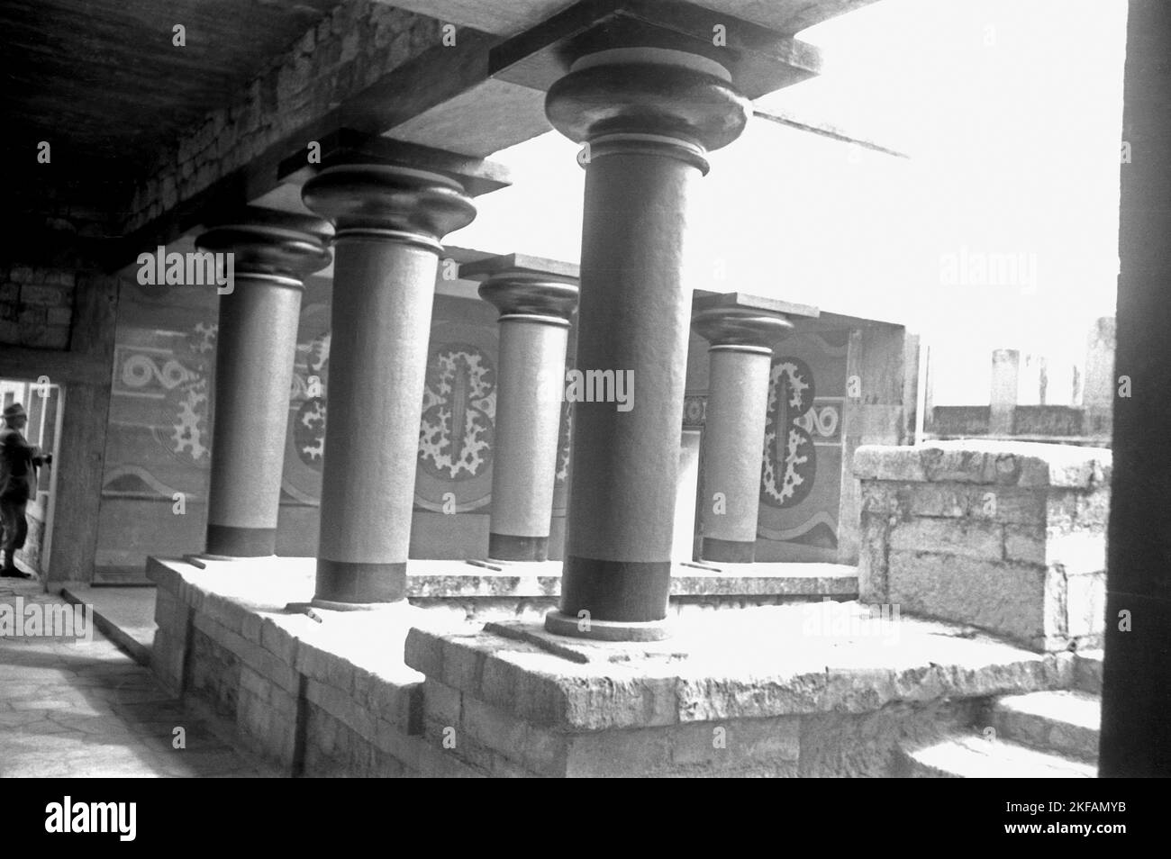 Säulen im Palast von Knossos auf der Insel Kreta, Griechenland, 1950er Jahre. Colonnes au palais de Knossos sur l'île de Crète, Grèce, 1950s. Banque D'Images