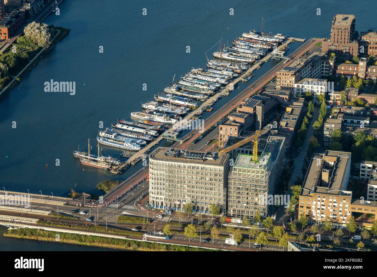 Maisons hollandaises typiques : prise de vue aérienne de nouvelles maisons près d'Amsterdam Banque D'Images