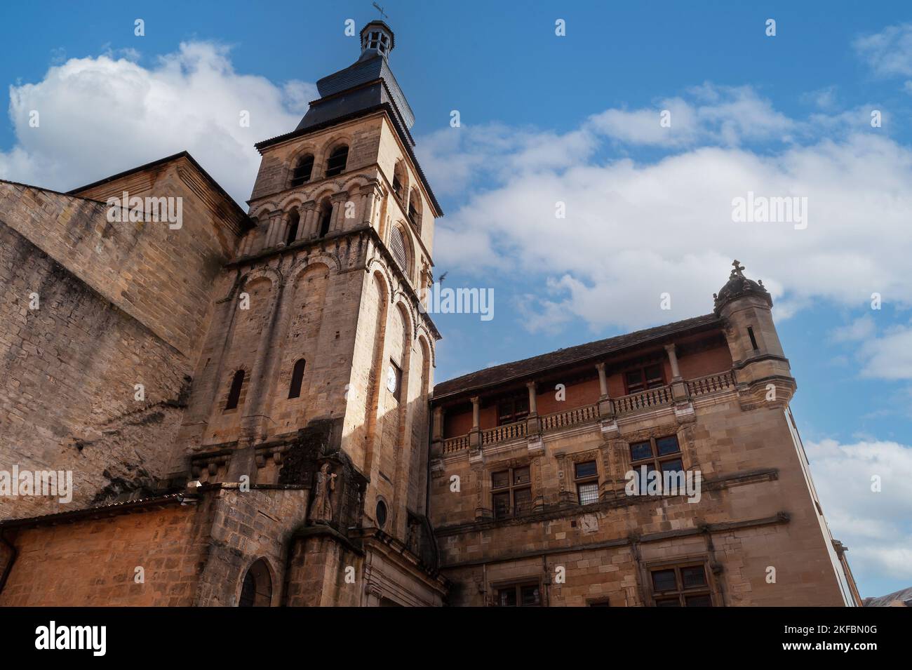 Cathédrale Saint-Sacerdos et ville de Sarlat la Caneda, dans le Périgord, Dordogne, Nouvelle-Aquitaine, France Banque D'Images