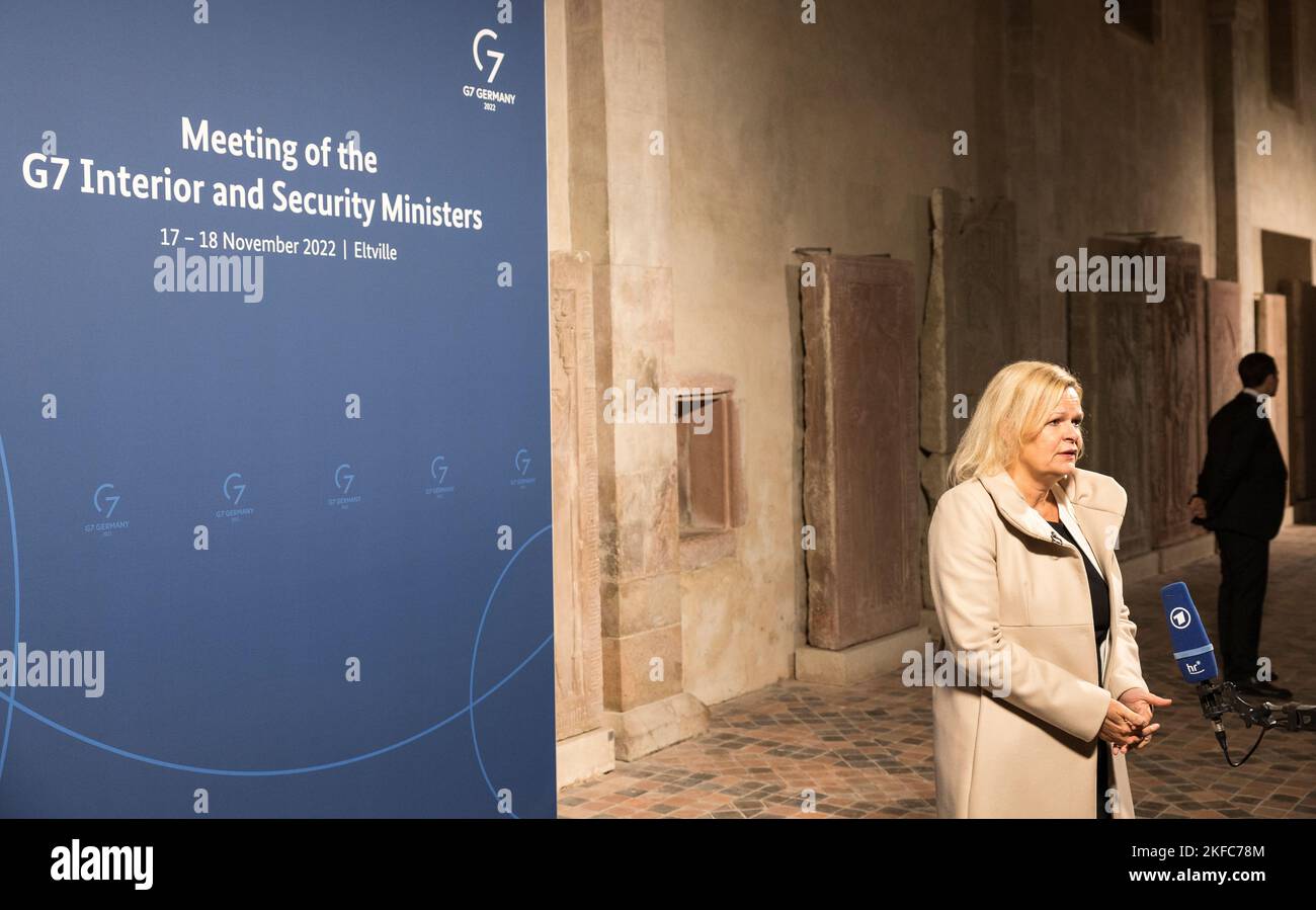 Eltville am Rhein, Allemagne. 17th novembre 2022. Nancy Faeser, ministre fédérale de l'intérieur et des Affaires intérieures, dans une interview au monastère d'Eberbach. Lors de la réunion de G7, les ministres de l'intérieur échangent leurs vues sur les valeurs communes de la démocratie, de l'État de droit et des droits de l'homme, ainsi que sur la justice sociale, l'égalité et la numérisation inclusive. Credit: Hannes P. Albert/dpa/Alay Live News Banque D'Images
