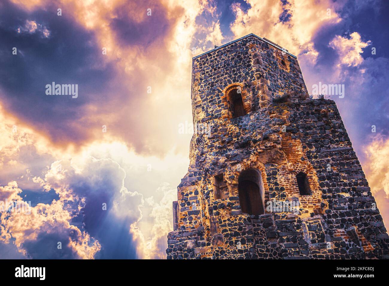 Château de Stolpen en Suisse saxonne. Tour de la comtesse des prisonniers Cosel et siège des évêques de Meissen. Vieux murs, ruines et château. Banque D'Images