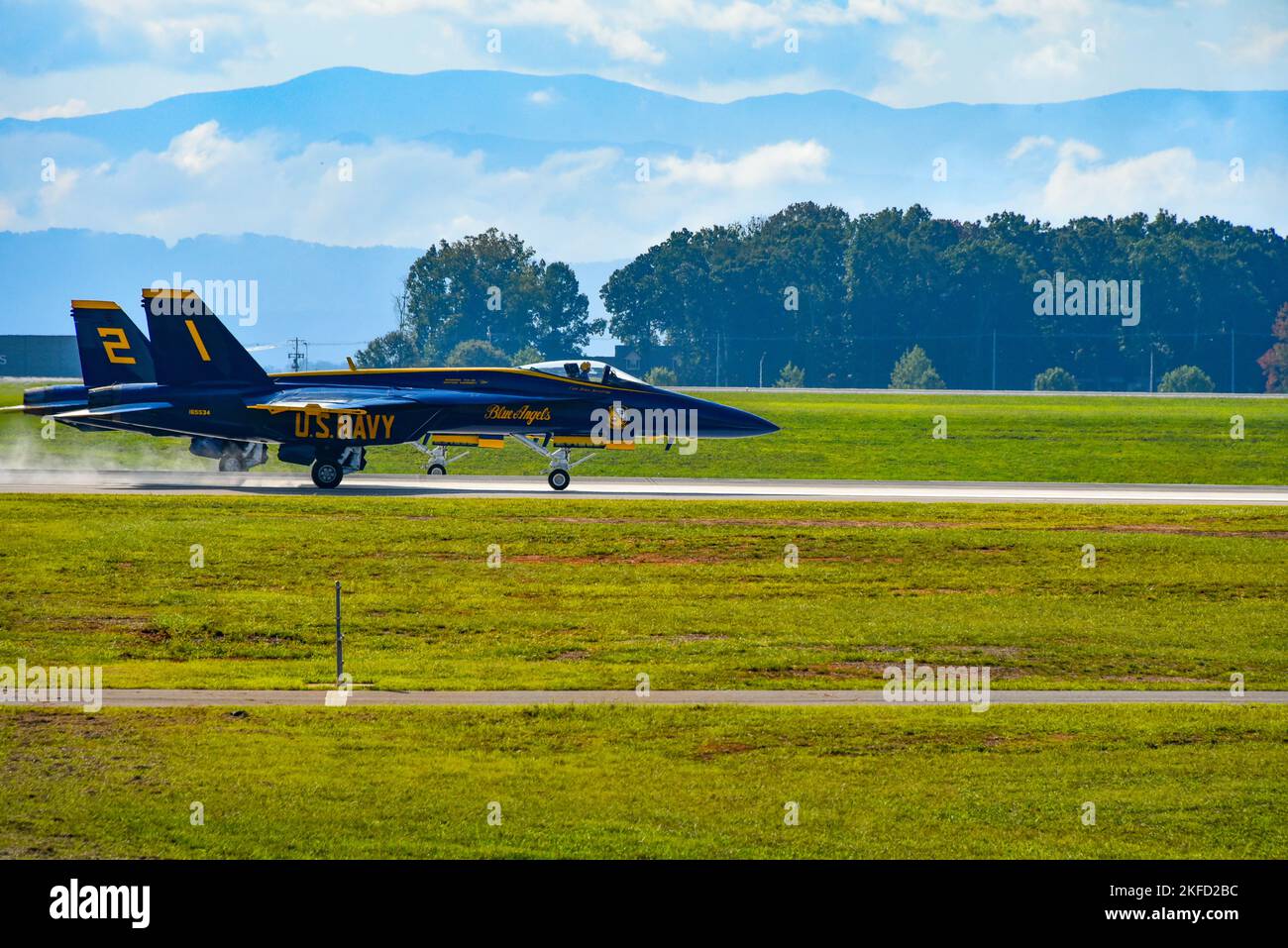 Les U.S. Navy Blue Angels sont arrivés ici et ont commencé leurs vols d'orientation pour préparer le Smoky Mountain Air Show. Le spectacle aérien a lieu 10 septembre-11th. Banque D'Images