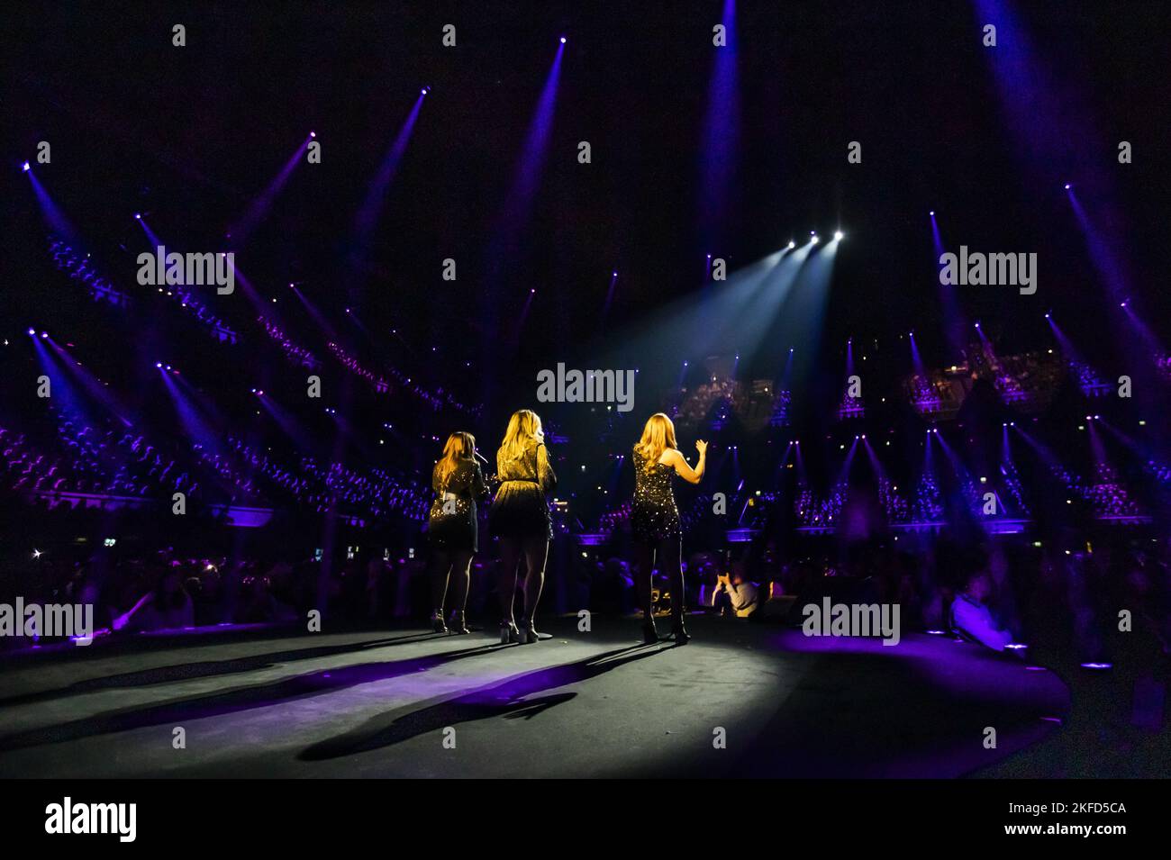 AMSTERDAM - 17/11/2022, Performance by Og3ne pendant Het Grote Songfestivalfeest au Ziggo Dome. L'événement est organisé pour la deuxième fois, avec d'anciens participants au Concours Eurovision de la chanson qui exécutent à nouveau leur chanson. ANP EVA PLEVIER pays-bas sortie - belgique sortie Banque D'Images