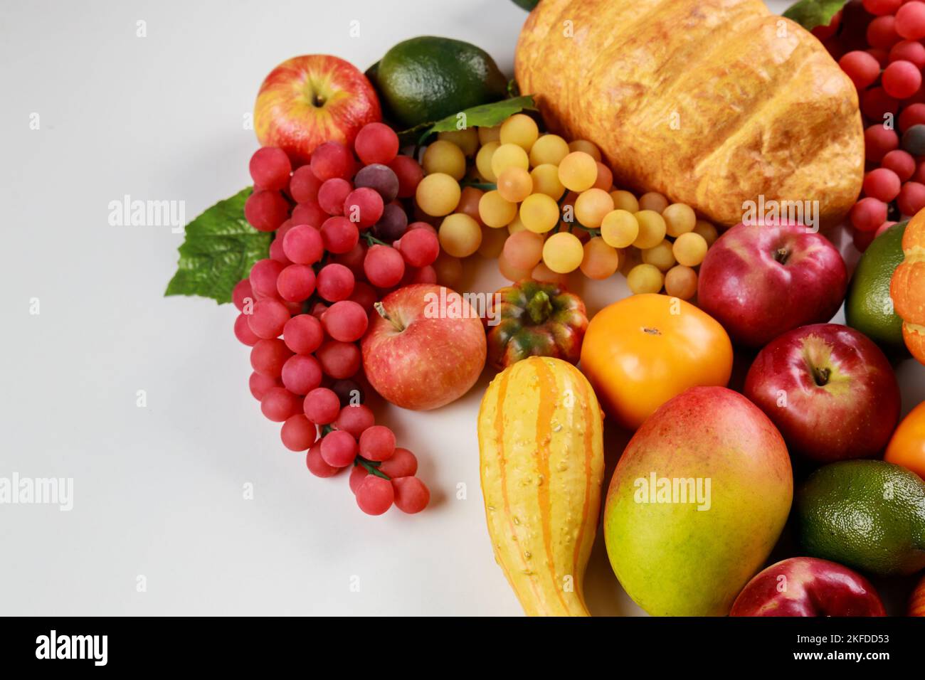 Image d'une table avec des fruits et des légumes comme arrière-plan. Banque D'Images