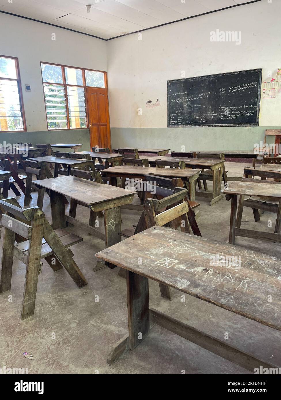 Des ingénieurs civils militaires américains effectuent des rénovations dans une salle de classe à Baucau, Timor-Leste, le 7 septembre 2022, à l'appui de Pacific Angel 22-4. L'opération est prévue pour septembre 12-17 et portera sur le renforcement des capacités par le biais de services de santé, d'échanges d'experts en la matière et de projets de rénovation d'ingénieurs civils. Banque D'Images