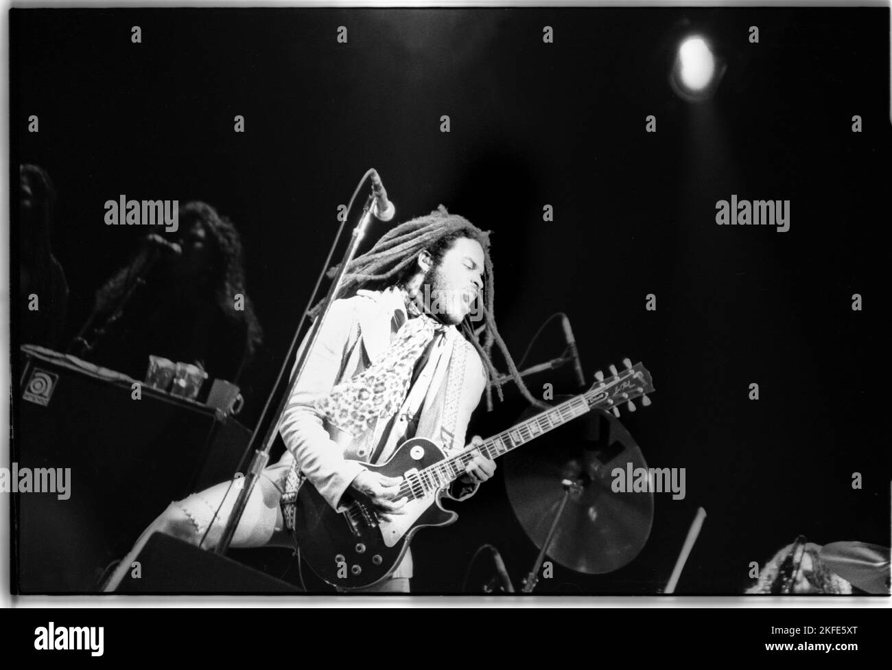 LENNY KRAVITZ, TÊTE D'AFFICHE, GLASTONBURY 93 : Lenny Kravitz est la tête d'affiche du Pyramid Stage au Glastonbury Festival, Pilton, Angleterre, samedi 26 1993 juin. Photographie : ROB WATKINS Banque D'Images