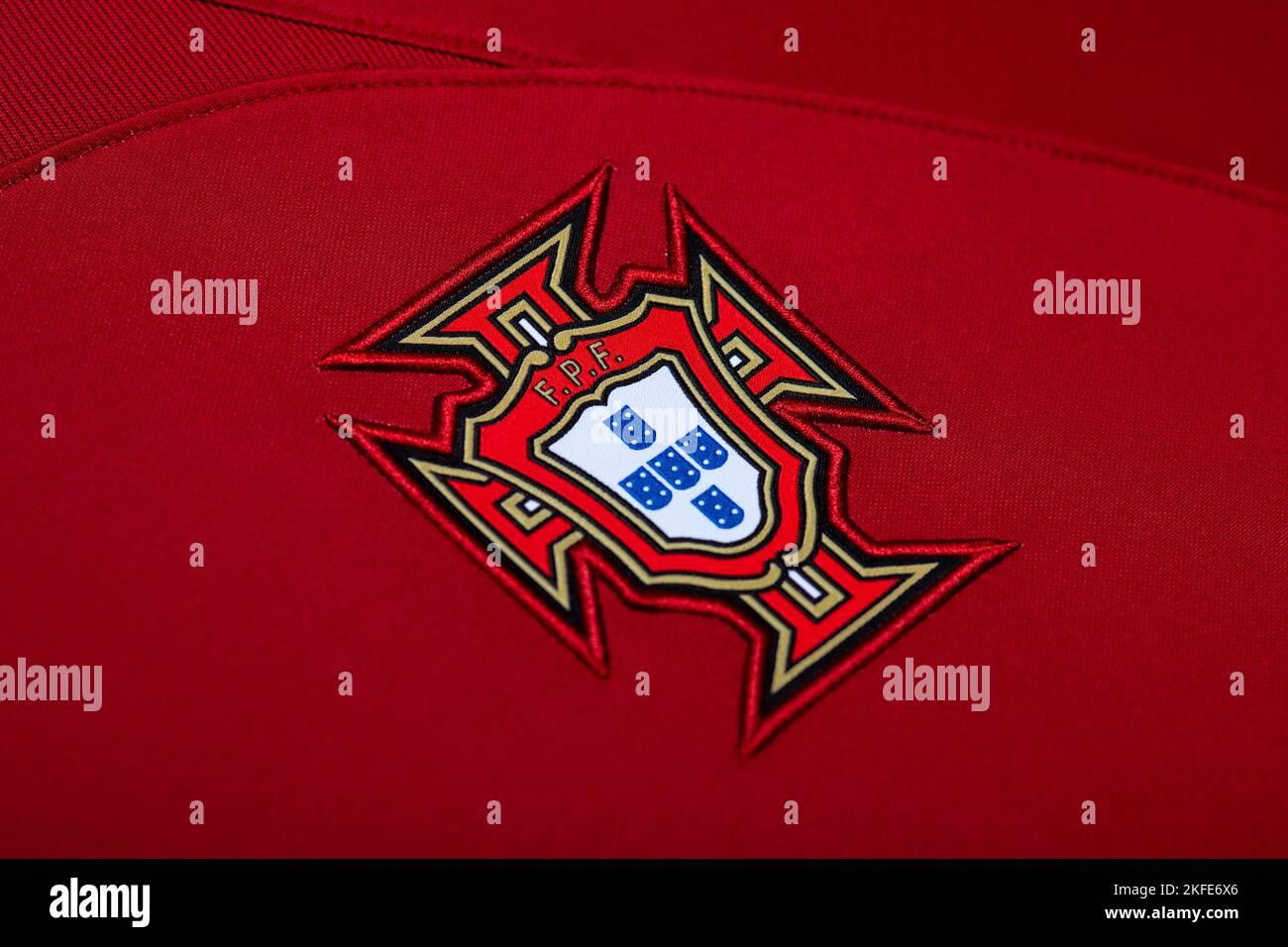 Gros plan de l'écusson de l'équipe nationale de football sur l'ensemble domicile. Coupe du monde de la FIFA, Qatar 2022. Banque D'Images