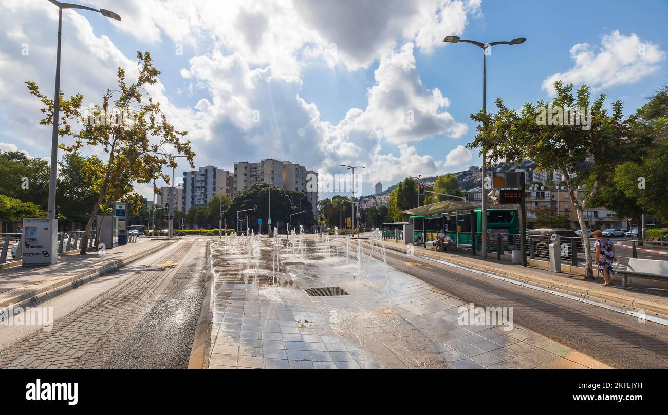 IZRAEL,Haifa 05, 2022: Rues de la ville de Haïfa en Israël Banque D'Images