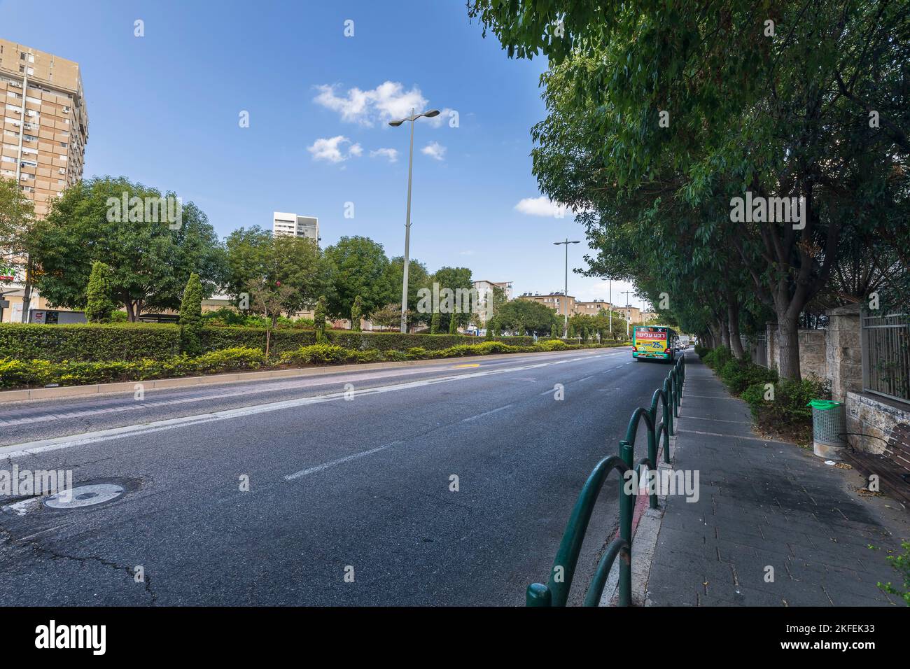 IZRAEL,Haifa 05, 2022: Rues de la ville de Haïfa en Israël Banque D'Images