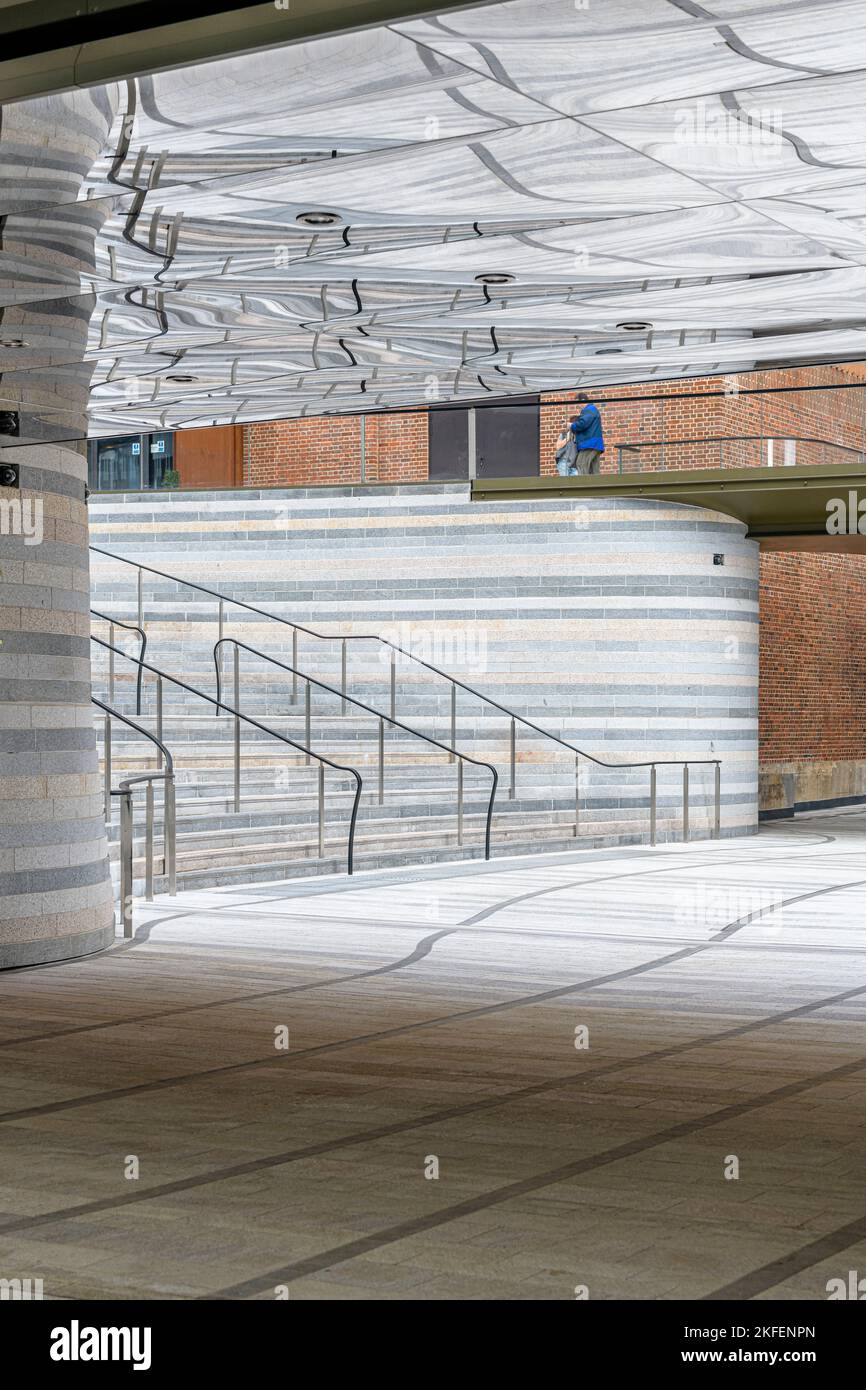 À l'extérieur de Battersea Power Station, Londres. Magasins, appartements et bureaux payés pour la rénovation du bâtiment classé, par les architectes WilkinsonEyre. Banque D'Images