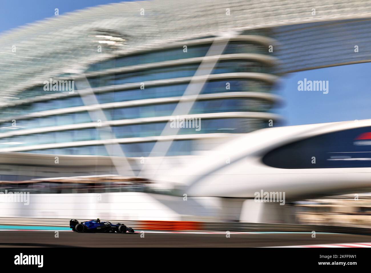 Logan Sargeant (Etats-Unis) Williams Racing FW44 Academy Driver. Grand Prix d'Abu Dhabi, vendredi 18th novembre 2022. Yas Marina circuit, Abu Dhabi, Émirats Arabes Unis. Banque D'Images