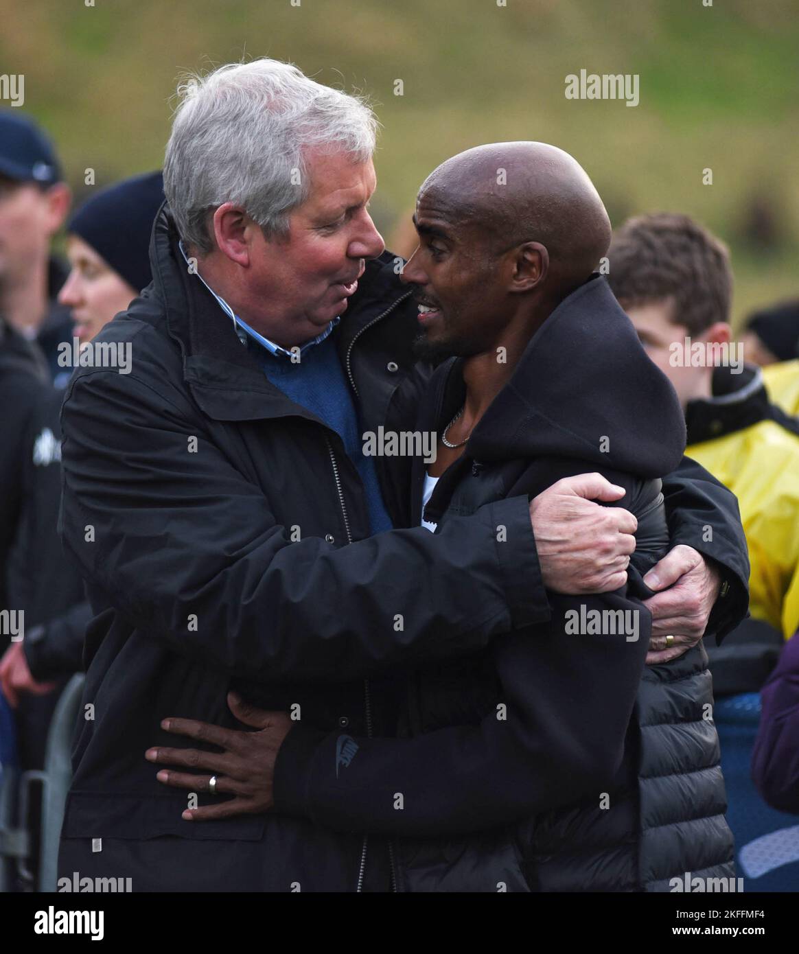 Sir Mo Farah avec Brendan Foster à la Great Edinburgh Cross Country Run 2017 à Holyrood Park Banque D'Images